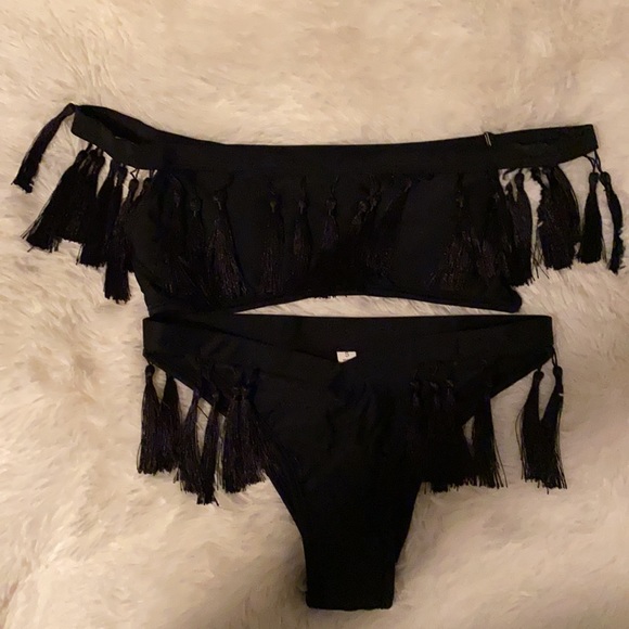 ❤️ LAST ONE! Black Off Shoulder Tassel Bikini Set - Picture 9 of 11